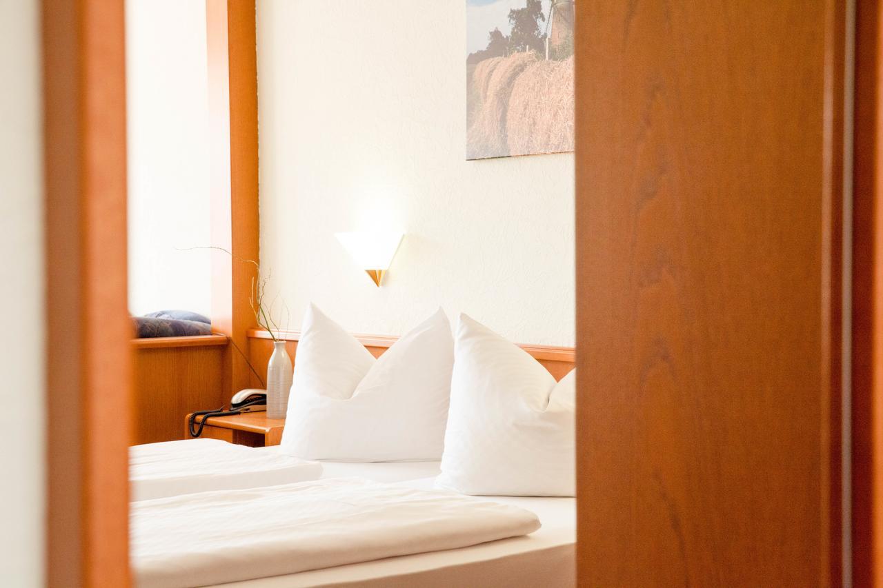Hotel Am Meilenstein Dunkelforth 외부 사진