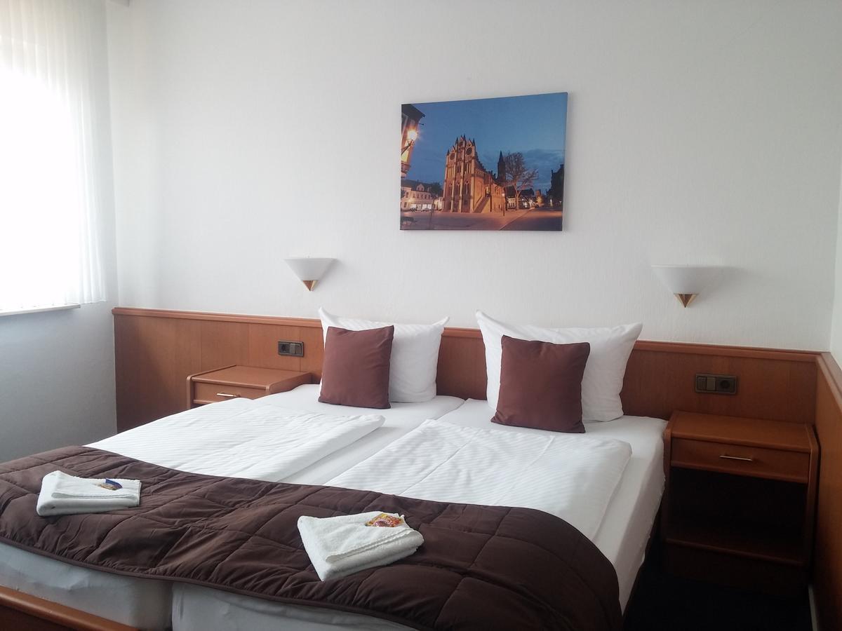 Hotel Am Meilenstein Dunkelforth 외부 사진
